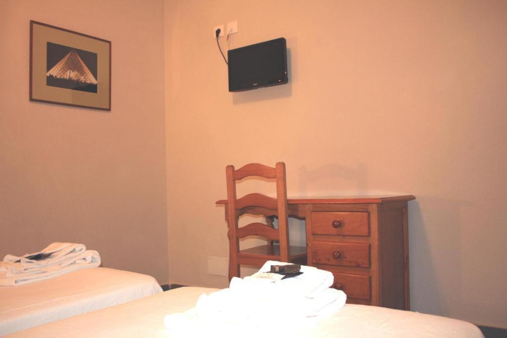 Hostal Carlos I La Linea de la Concepcion Phòng bức ảnh
