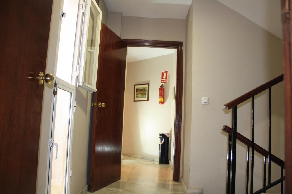 Hostal Carlos I La Linea de la Concepcion Ngoại thất bức ảnh