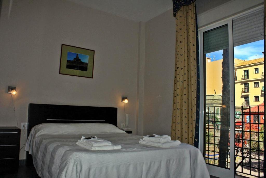 Hostal Carlos I La Linea de la Concepcion Phòng bức ảnh